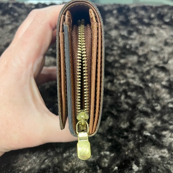 Louis Vuitton Vintage Tressor Canvas Wallet  in Classic Monogram. EUC - Picture 5 of 17